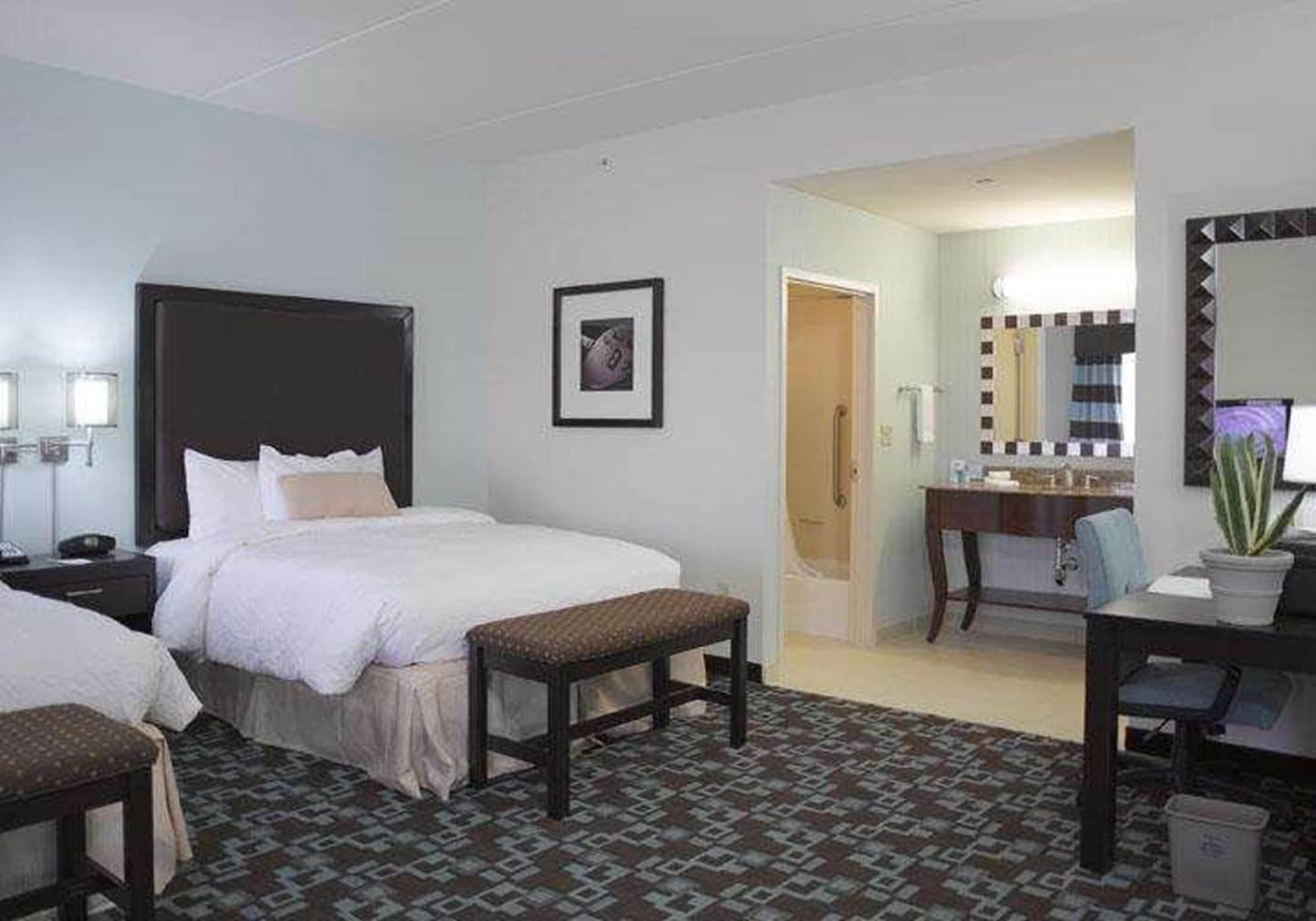 Hampton Inn & Suites Nashville At Opryland Экстерьер фото