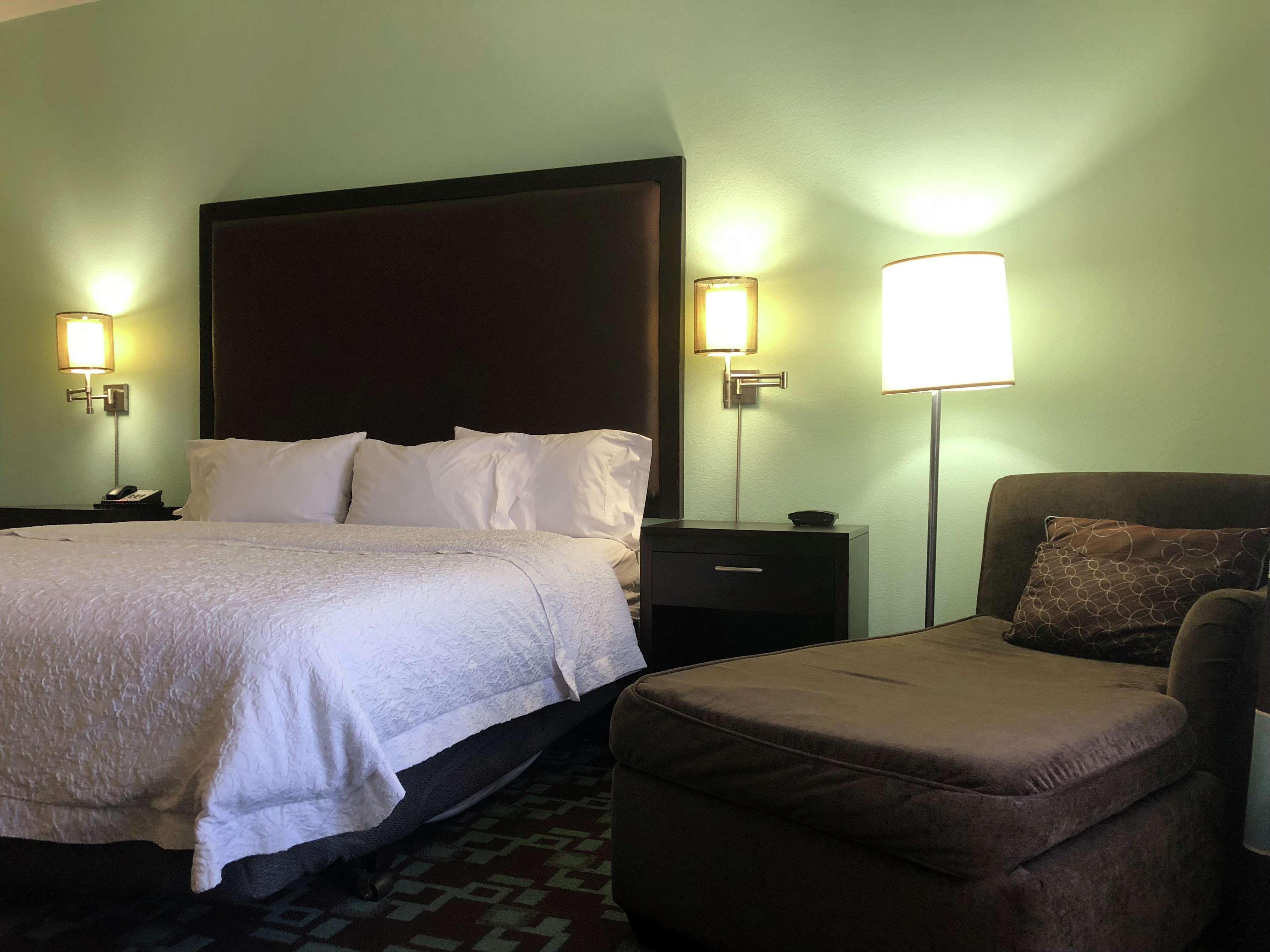 Hampton Inn & Suites Nashville At Opryland Экстерьер фото