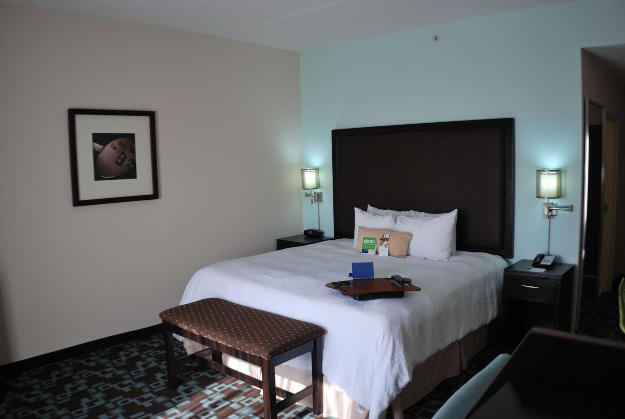 Hampton Inn & Suites Nashville At Opryland Экстерьер фото