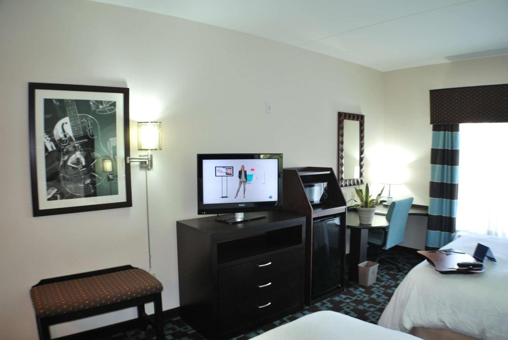 Hampton Inn & Suites Nashville At Opryland Экстерьер фото