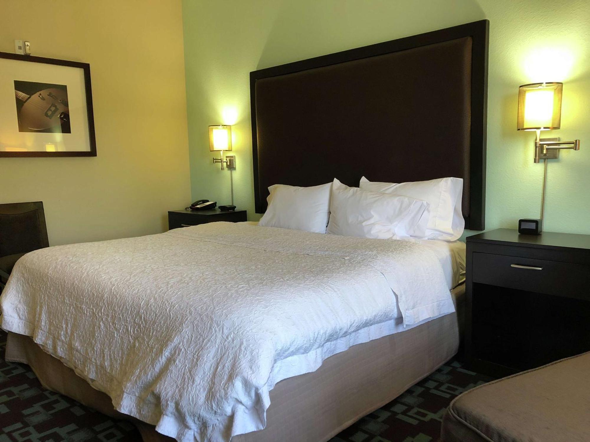 Hampton Inn & Suites Nashville At Opryland Экстерьер фото